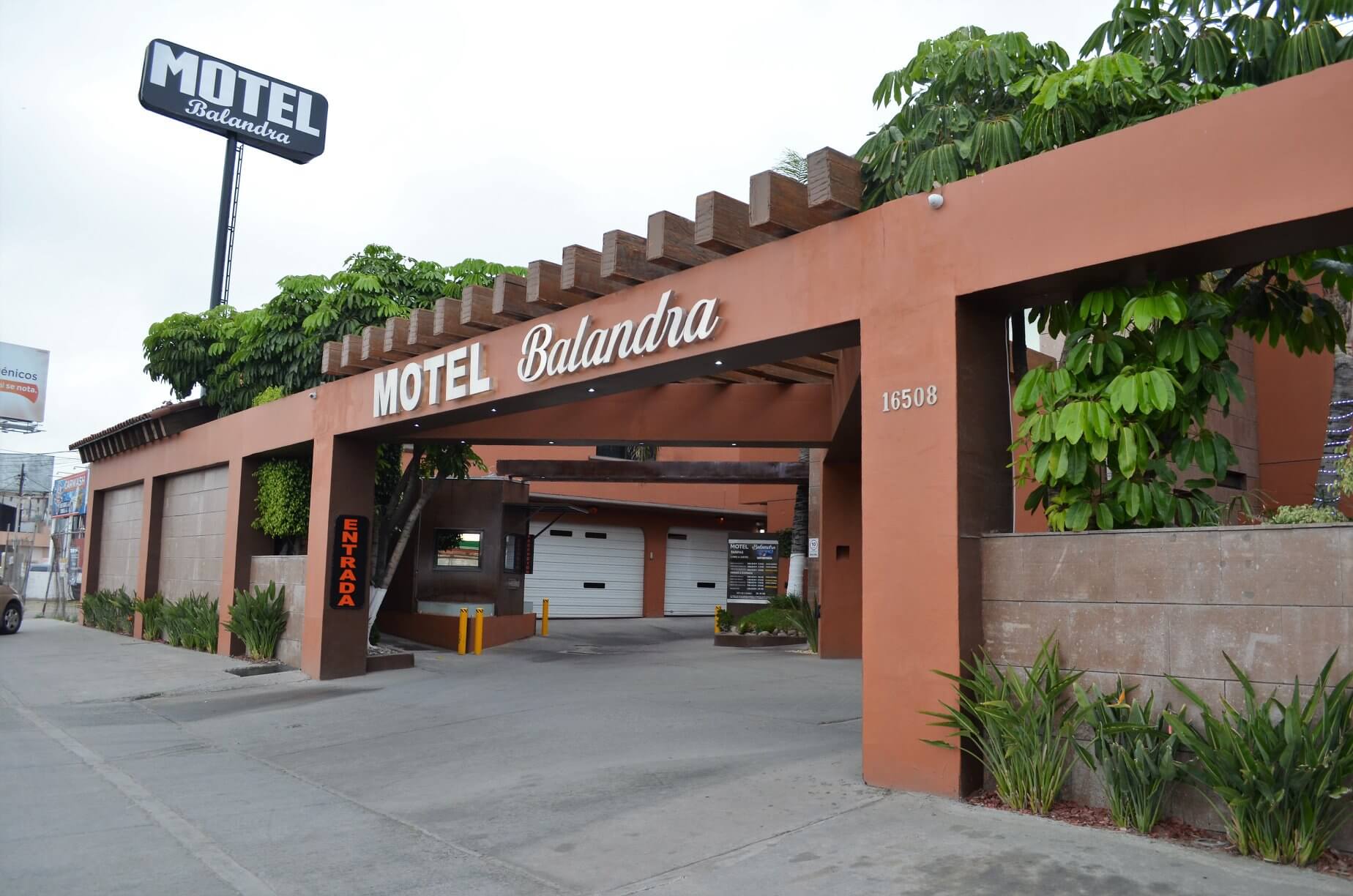 Moteles en Tijuana Motel Balandra Entrada 01
